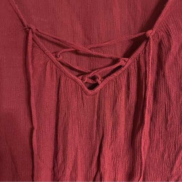 Hollister Women's Size Medium Cropped Peasant Top Maroon Bell Sleeve Lace Front - Picture 3 of 8